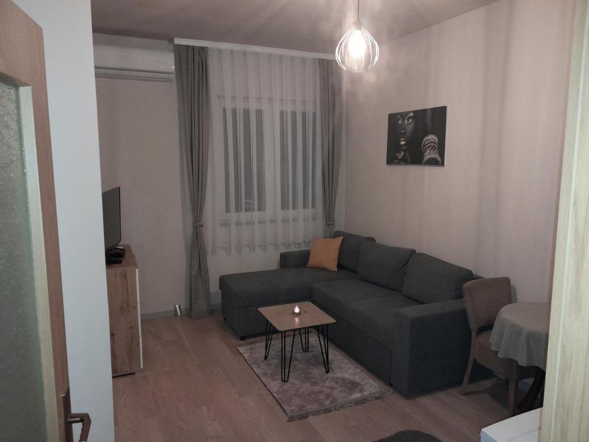 Gray Apartament 2 Приштина Екстер'єр фото